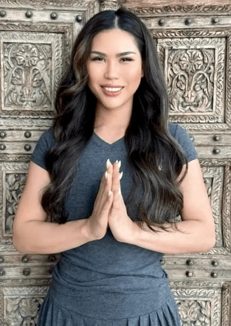 makki-black-gold-alhabtoor-therapist