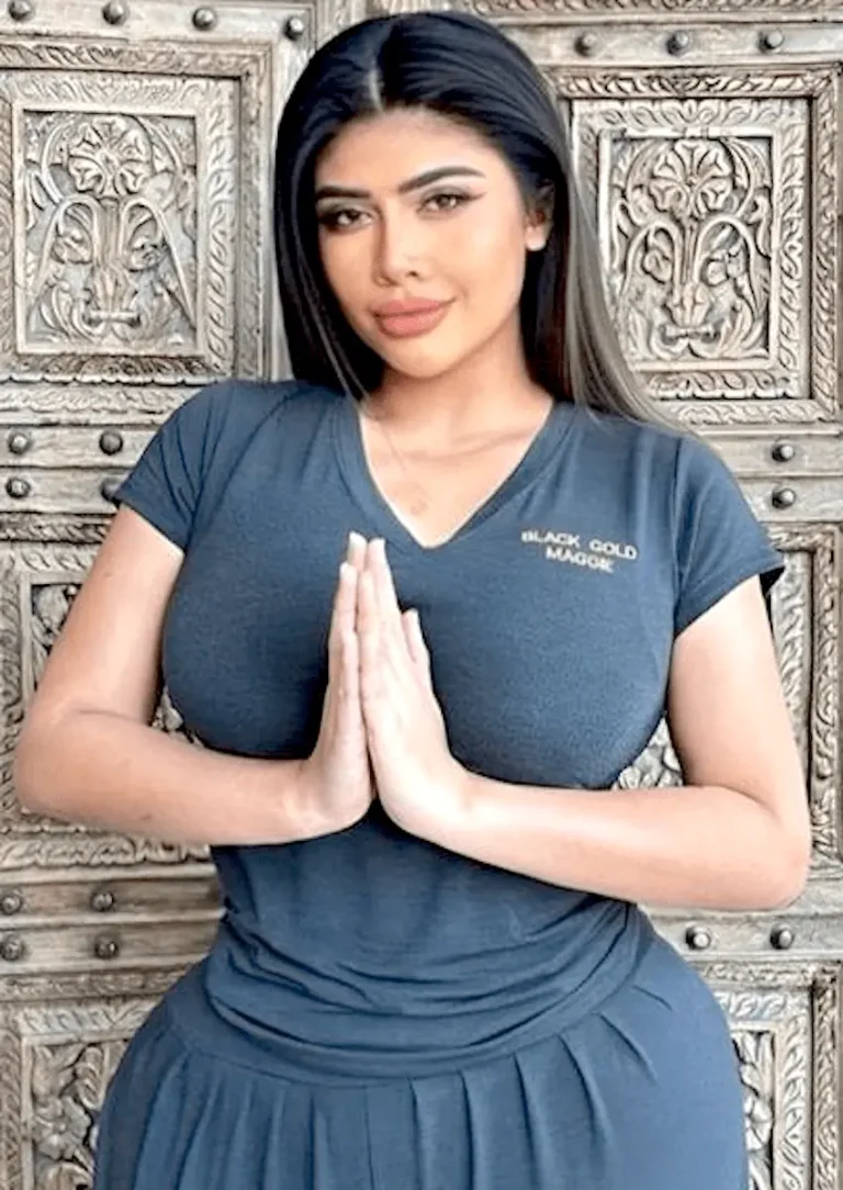 maggie-black-gold-alhabtoor-therapist